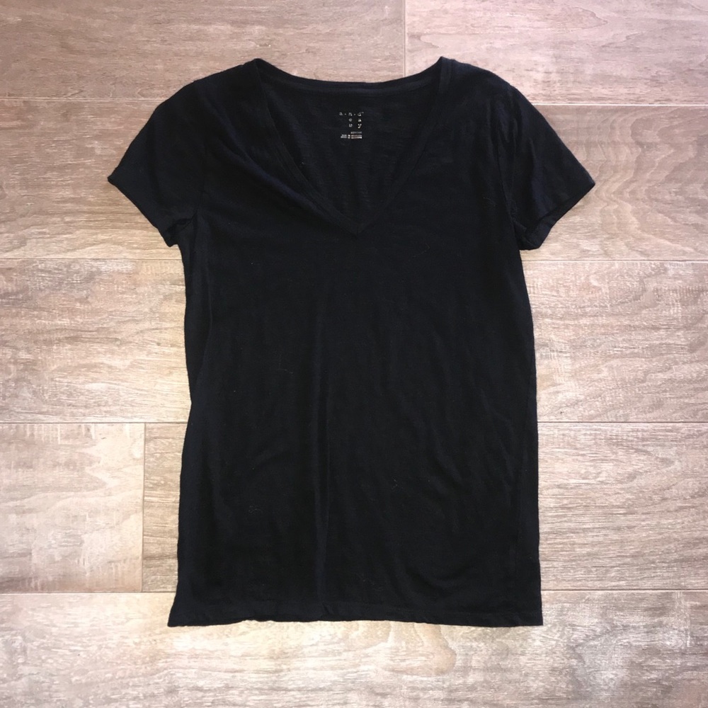 plain black t-shirt